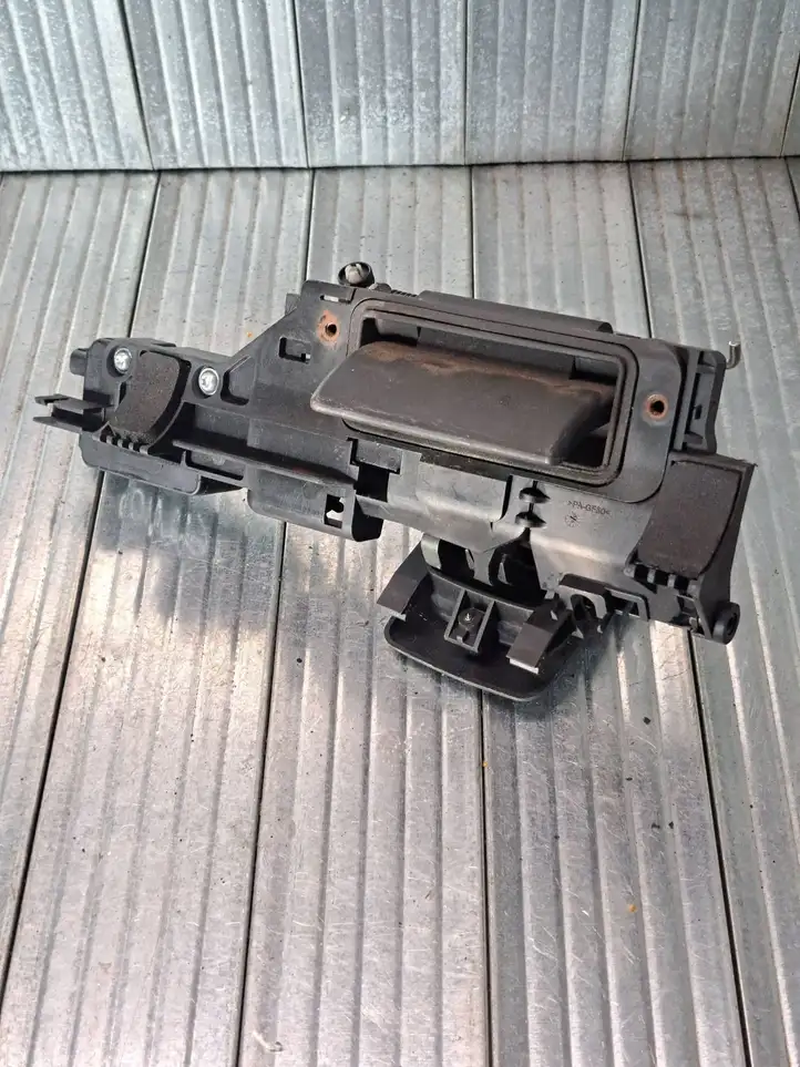 Mercedes-Benz Vaneo W414 (2001 - 2005) 4147600261 Ручка крышки багажника — фото 2