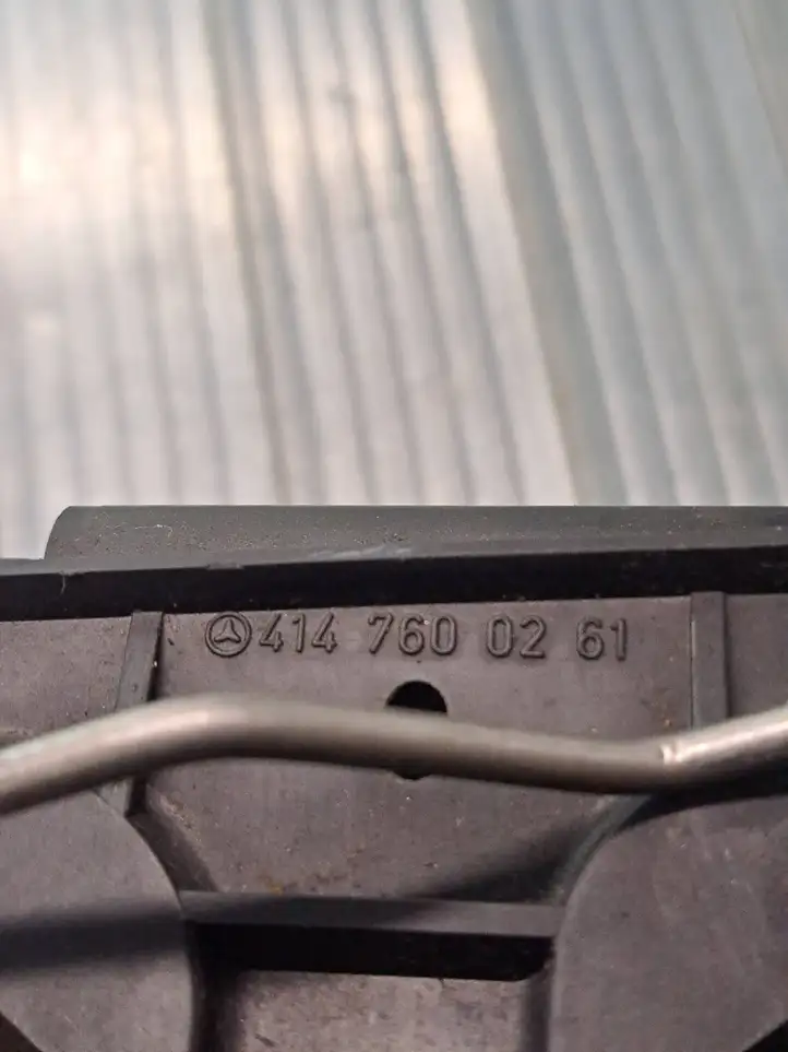 Mercedes-Benz Vaneo W414 (2001 - 2005) 4147600261 Ручка крышки багажника — фото 4