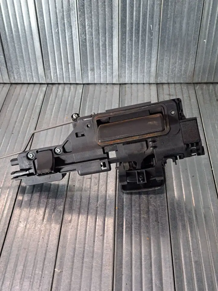 Mercedes-Benz Vaneo W414 (2001 - 2005) 4147600261 Ручка крышки багажника — фото 2