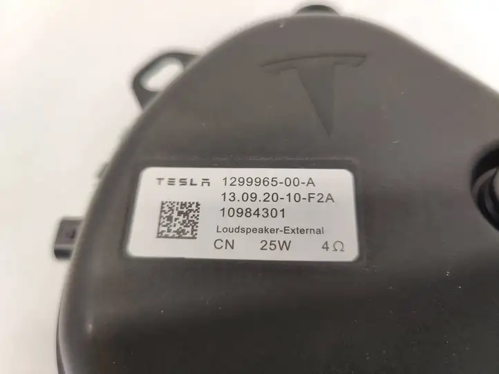 Tesla Model 3 (2017 - 2023) 129996500A Динамик парктроника (PDC) — фото 6