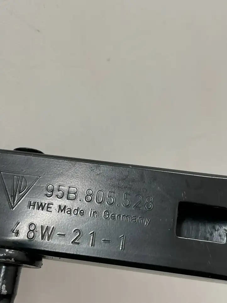 Porsche Macan (2014 - 2018)  95B805528 Другая внешняя деталь