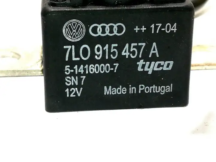 Audi A8 S8 D3 4E (2002 - 2005) 7L0915457A Реле защиты аккумулятора — фото 2