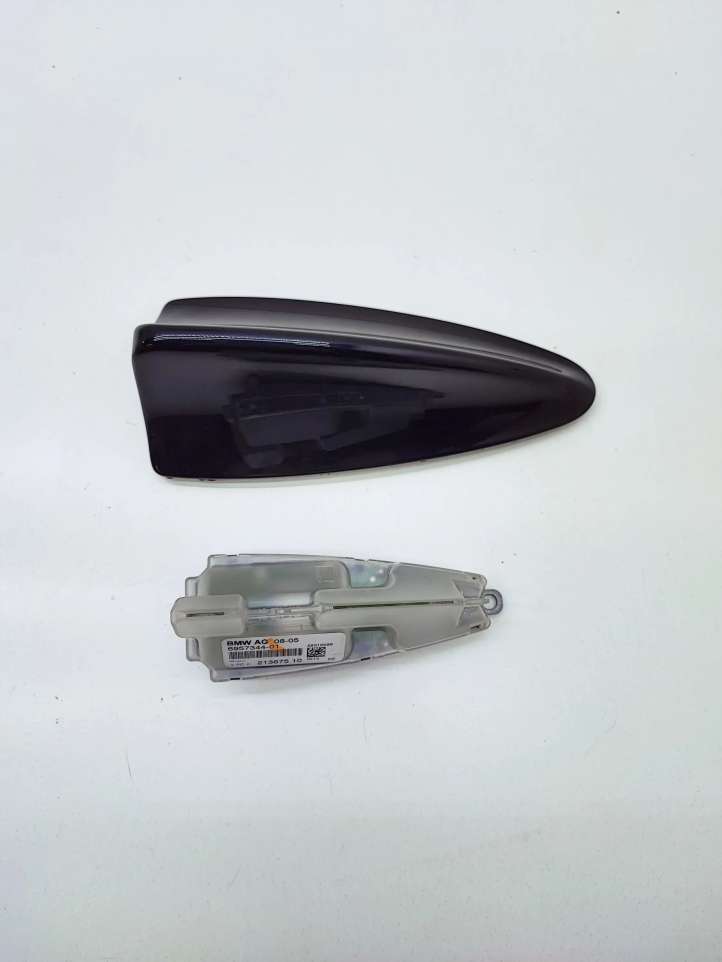 69218996 BMW 5 E60 E61 Antena (GPS antena)