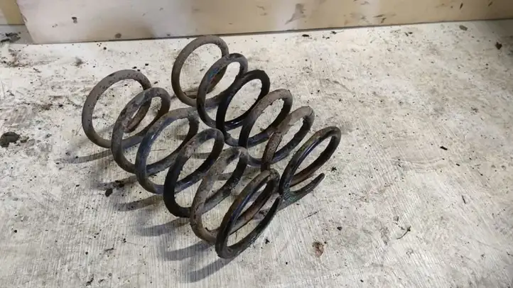 Toyota Previa (XR30, XR40) II (2000 - 2006)  482312J040 Пружина