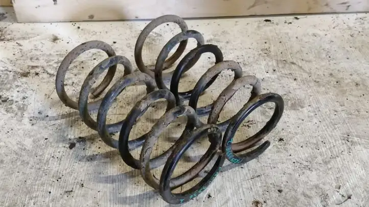 Toyota Previa (XR30, XR40) II (2000 - 2006)  482312J040 Пружина