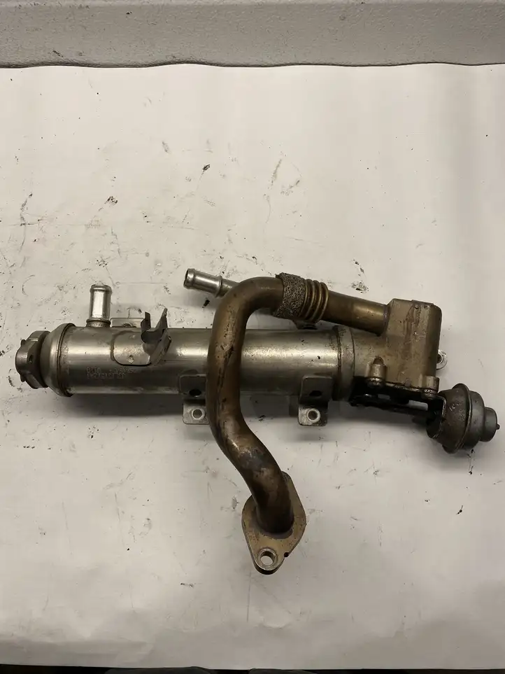 Volkswagen Tiguan (2007 - 2011)  03L131512AH Охладитель EGR