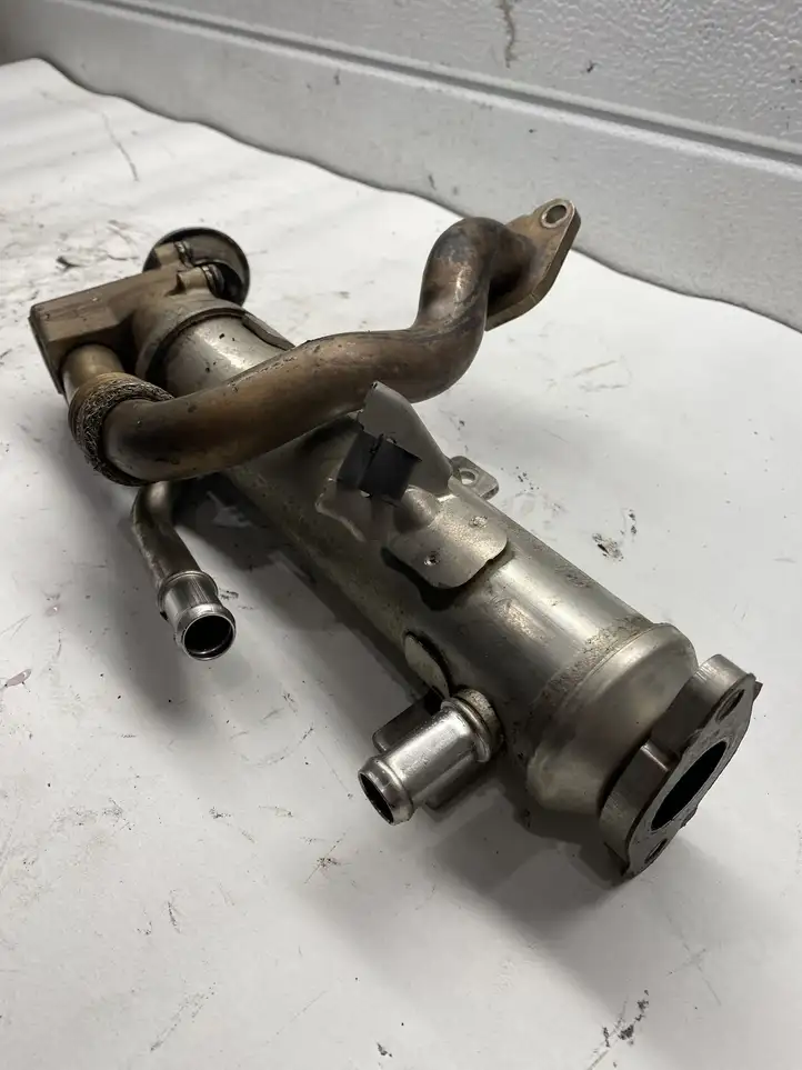 Volkswagen Tiguan (2007 - 2011)  03L131512AH Охладитель EGR