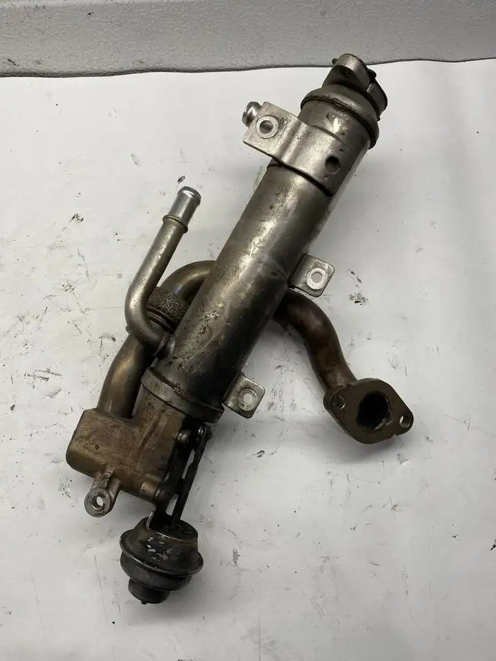 Volkswagen Tiguan (2007 - 2011)  03L131512AH Охладитель EGR