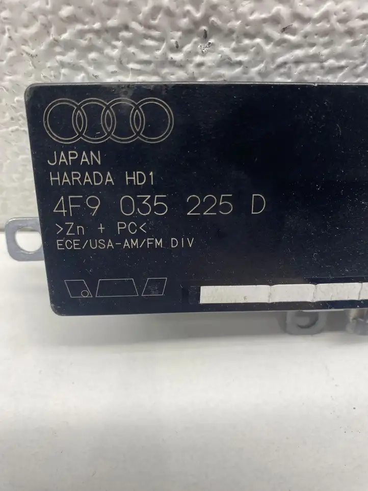 Audi A6 S6 C6 4F (2004 - 2008) 4F9035225D Усилитель антенны — фото 2