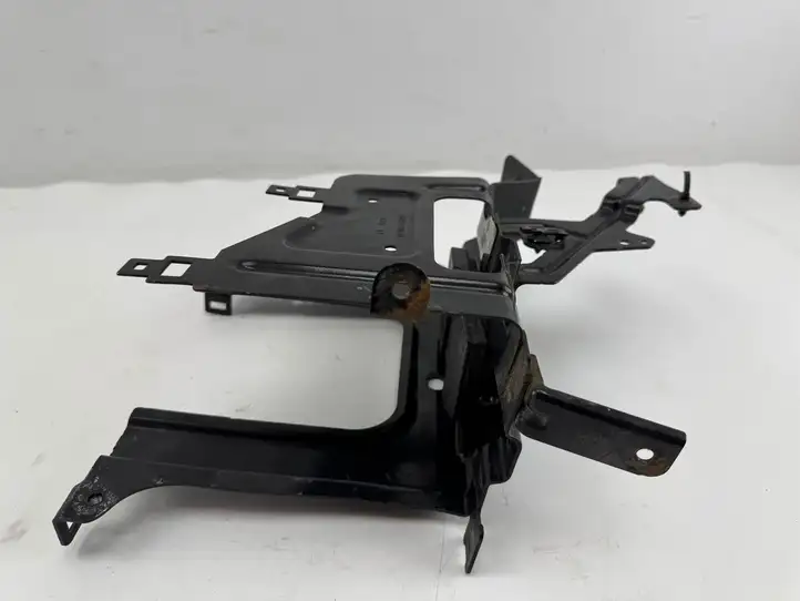 Audi A3/S3 8V (2012 - 2016) 5Q097179602 Кронштейн аккумулятора гибридного автомобиля — фото 3