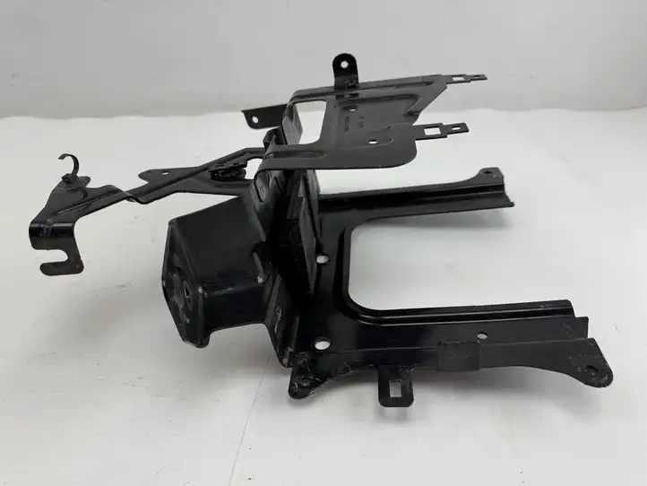 Audi A3/S3 8V (2012 - 2016) 5Q097179602 Кронштейн аккумулятора гибридного автомобиля — фото 5