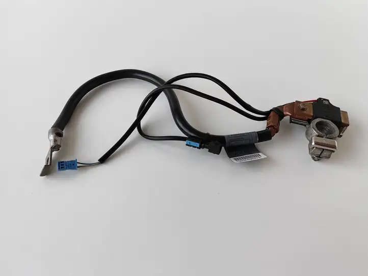 BMW 5 E60 E61 (2004 - 2010)  6928989 Минусовый провод (аккумулятора)