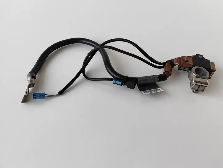 BMW 5 E60 E61 (2004 - 2010)  6928989 Минусовый провод (аккумулятора)