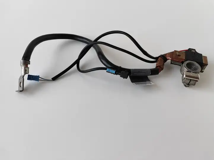 BMW 5 E60 E61 (2004 - 2010)  6928989 Минусовый провод (аккумулятора)