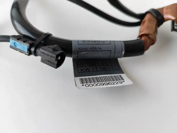 BMW 5 E60 E61 (2004 - 2010)  6928989 Минусовый провод (аккумулятора)