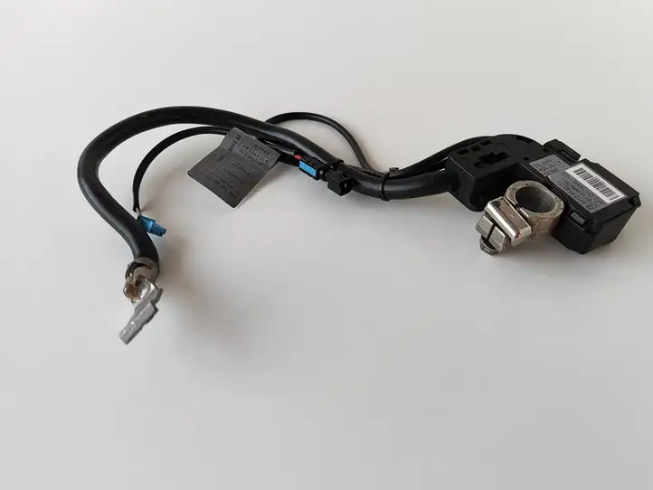 BMW 5 E60 E61 (2004 - 2010)  71190911 Минусовый провод (аккумулятора)