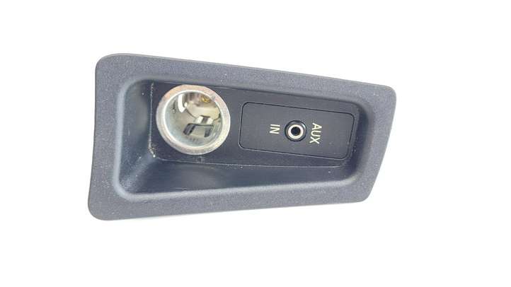 BMW 1 E81 E87 (2004 - 2011)  9110412 Прикуриватель