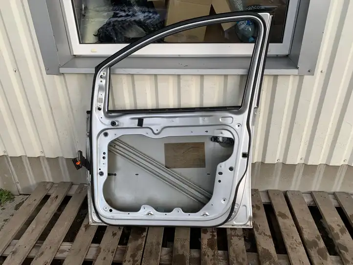 Volkswagen Touran I (2003 - 2010) LA7W Дверь — фото 3