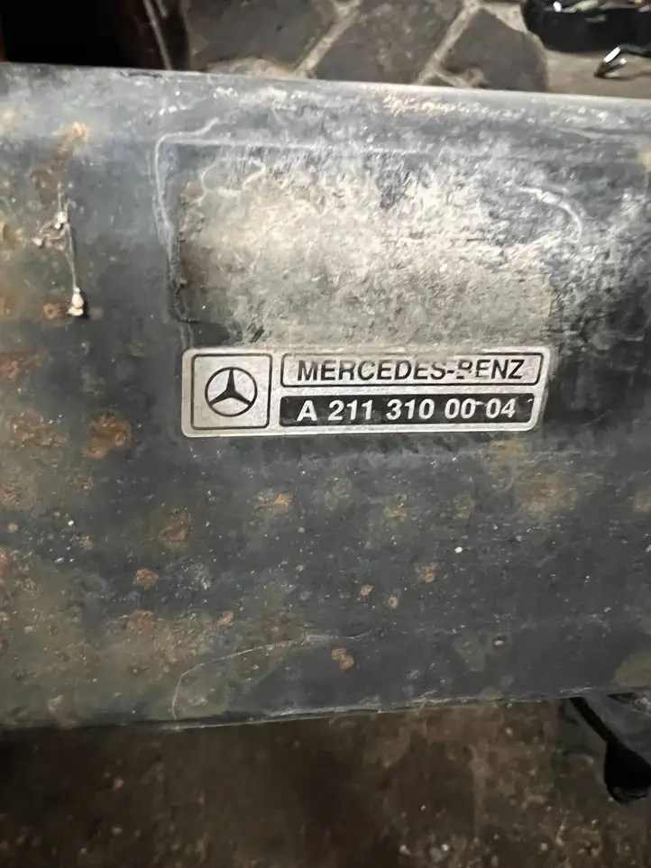 Mercedes-Benz E W211 (2002 - 2009) A2113100004 Комплект буксировочного крюка — фото 5