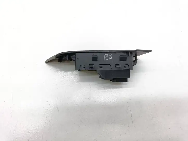 Opel Astra J (2009 - 2012) 13301886 Блок кнопок стеклоподъемников — фото 2
