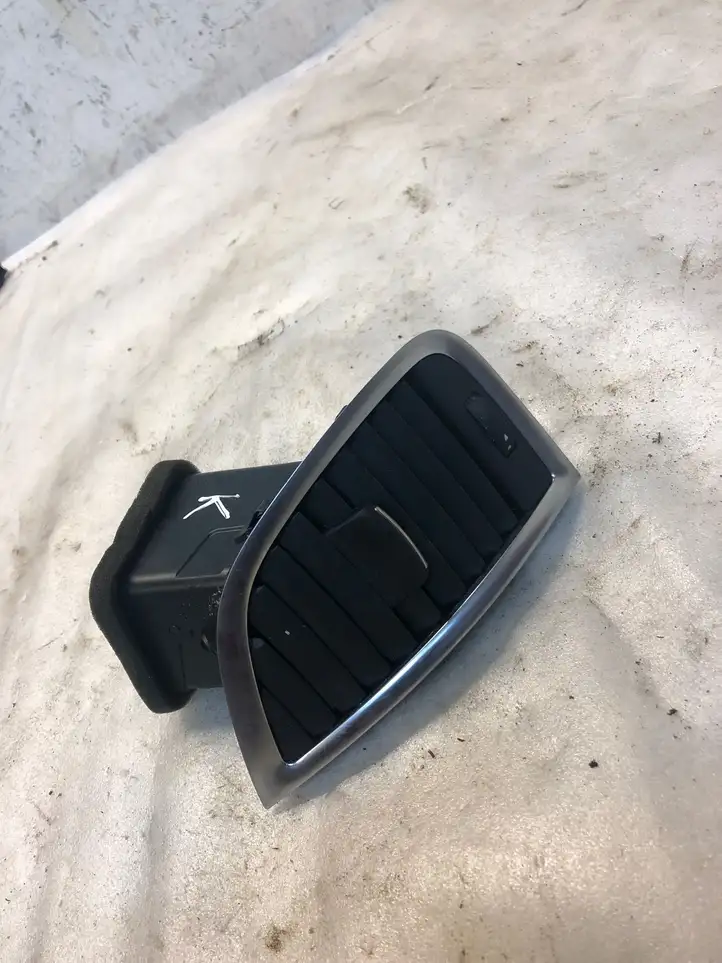 Audi Q7 4L (2005 - 2009) 4l0820901an Боковой воздушный дефлектор — фото 1