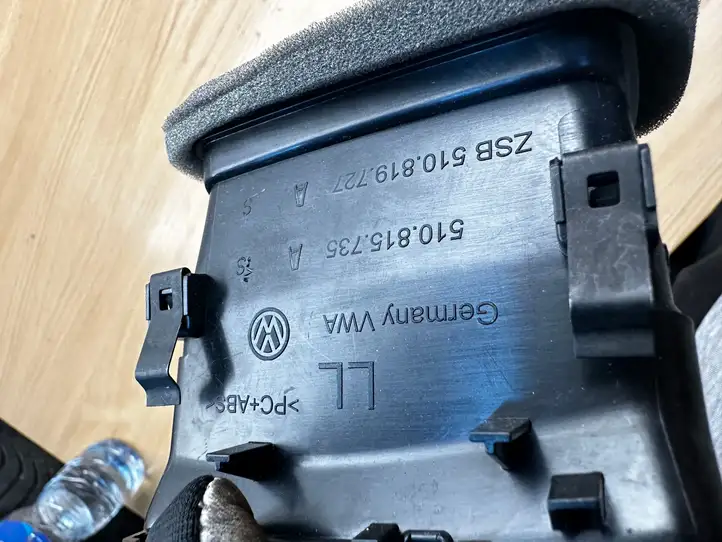 Volkswagen Golf Sportsvan (2014 - 2017) 510815735A Центральный воздушный дефлектор — фото 2