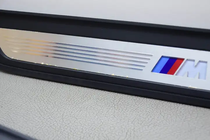BMW 5 G30 G31 (2016 - ) 8064906 Накладка порога — фото 6