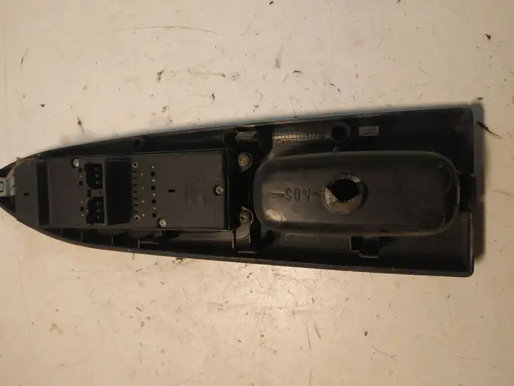 Toyota Avensis T220 (2000 - 2003) 7423205090 Блок кнопок стеклоподъемников — фото 4