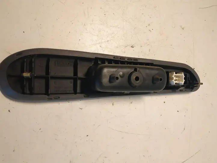 Toyota Avensis T220 (2000 - 2003) 7425205030 Блок кнопок стеклоподъемников — фото 3