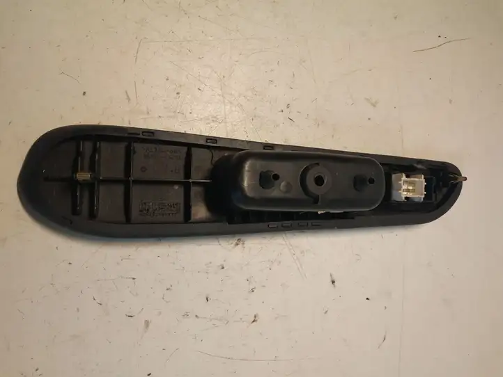Toyota Avensis T220 (2000 - 2003) 7425105030 Блок кнопок стеклоподъемников — фото 3