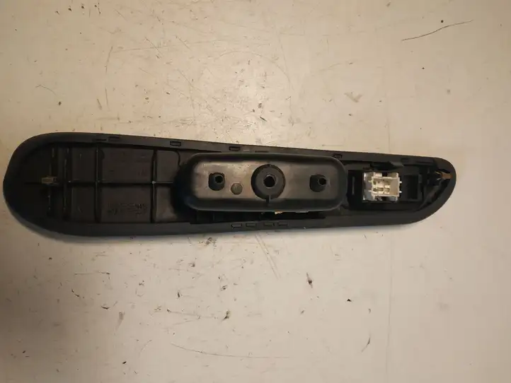 Toyota Avensis T220 (2000 - 2003) 7425105030 Блок кнопок стеклоподъемников — фото 4