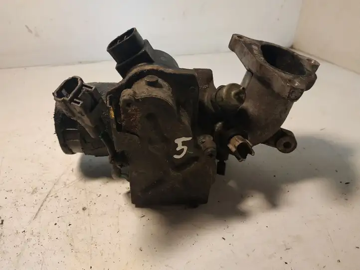 Toyota Avensis T220 (2000 - 2003) 8967221020 Дроссельная заслонка — фото 3