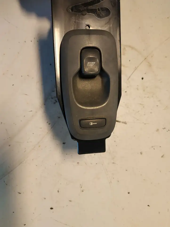 Volvo V70 (2000 - 2004) 30658117 Кнопка стеклоподъемников — фото 6