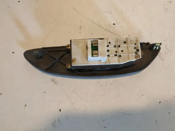 Toyota Yaris (1999 - 2003) 0122606 Блок кнопок стеклоподъемников — фото 2
