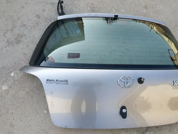 Toyota Yaris (1999 - 2003) 821840D020 Крышка багажника — фото 3