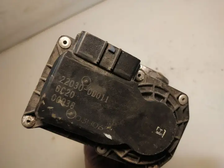 Toyota Corolla Verso AR10 (2004 - 2009) 220300D011 Дроссельная заслонка — фото 6