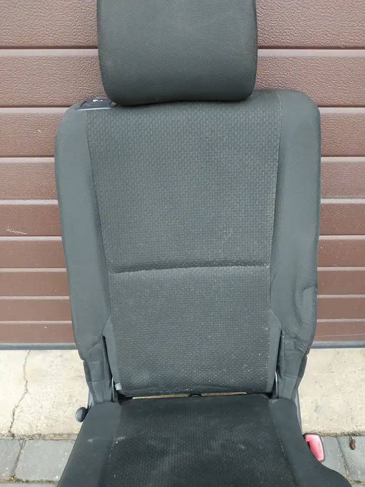 Toyota Corolla Verso AR10 (2004 - 2009) Второй ряд сидений — фото 4