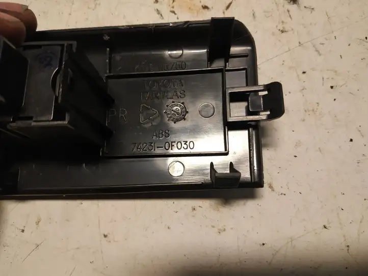 Toyota Corolla Verso AR10 (2004 - 2009) 742310F030 Блок кнопок стеклоподъемников — фото 5