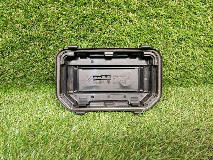 BMW 3 F30 F35 F31 (2012 - 2018)  9224872 Крышка ящика предохранителей