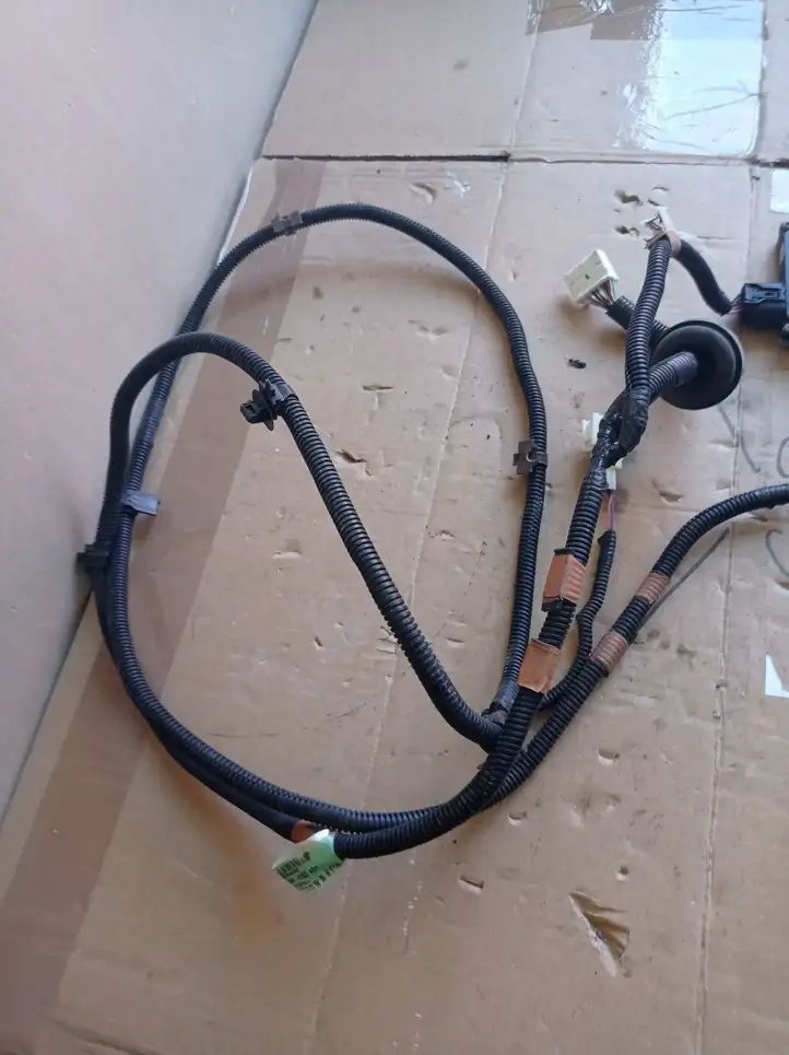 Toyota Sienna XL30 III (2011 - 2020) 8216B08020 Прочая электропроводка — фото 2