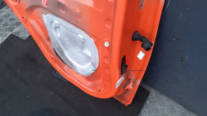 Toyota Aygo AB40 (2014 - 2018) Задняя дверь — фото 8