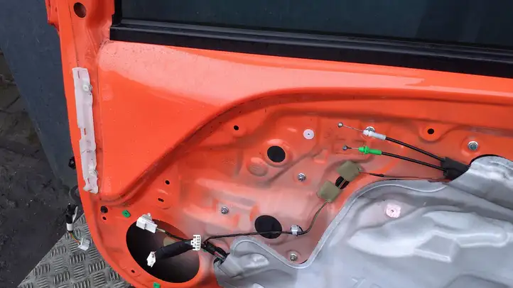 Toyota Aygo AB40 (2014 - 2018) Дверь — фото 8