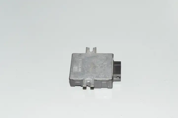 BMW 7 G11 G12 (2015 - 2022) Блок управления топливным насосом — фото 4