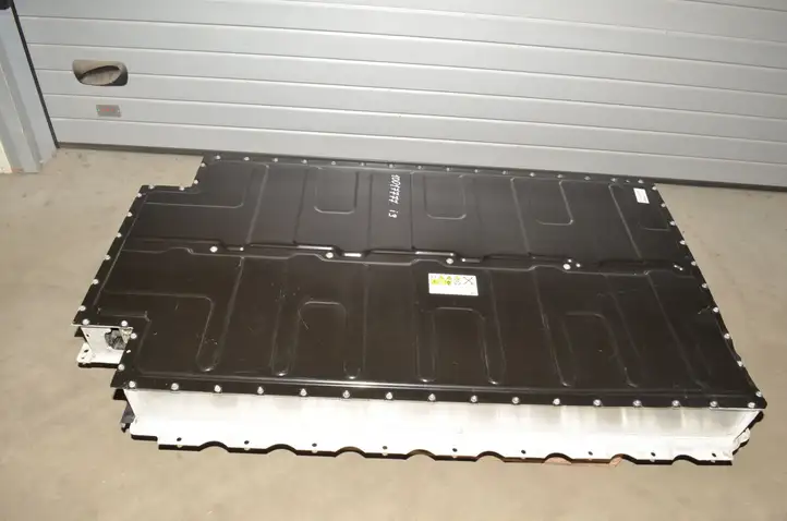 BMW i3 (2013 - ) Аккумулятор гибридного / электрического автомобиля — фото 1