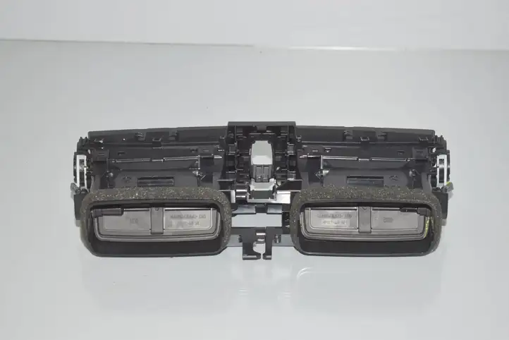 BMW 3 F30 F35 F31 (2012 - 2018) Центральный воздушный дефлектор — фото 4