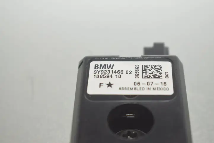 BMW i3 (2013 - ) Усилитель антенны — фото 7