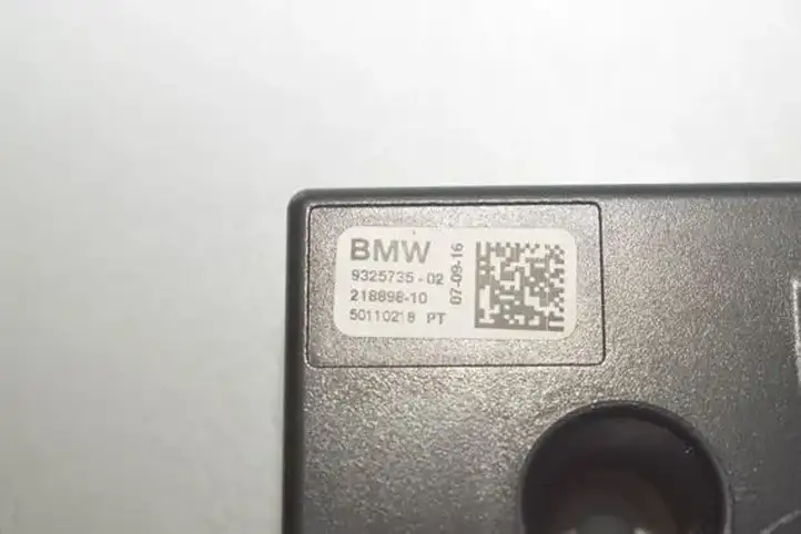 BMW i3 (2013 - ) Усилитель антенны — фото 3