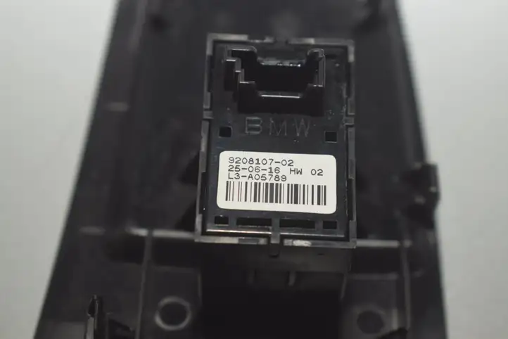 BMW i3 (2013 - ) Кнопка стеклоподъемников — фото 5
