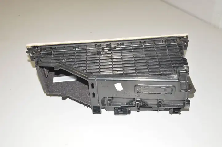 BMW 5 F10 F11 (2009 - 2016) 9166694 Вещевой ящик — фото 7