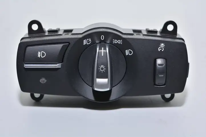 BMW 6 F12 F13 (2010 - 2018) 9192745 Включатель фонарей — фото 1